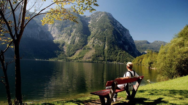 Vandring längs Hallstattsjön