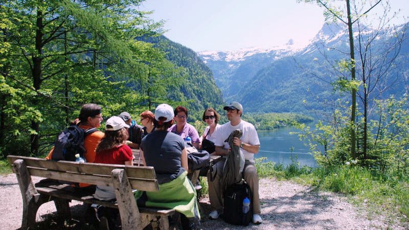 Bästa tid för vandring på Saltvägen till Hallstatt i Österrike