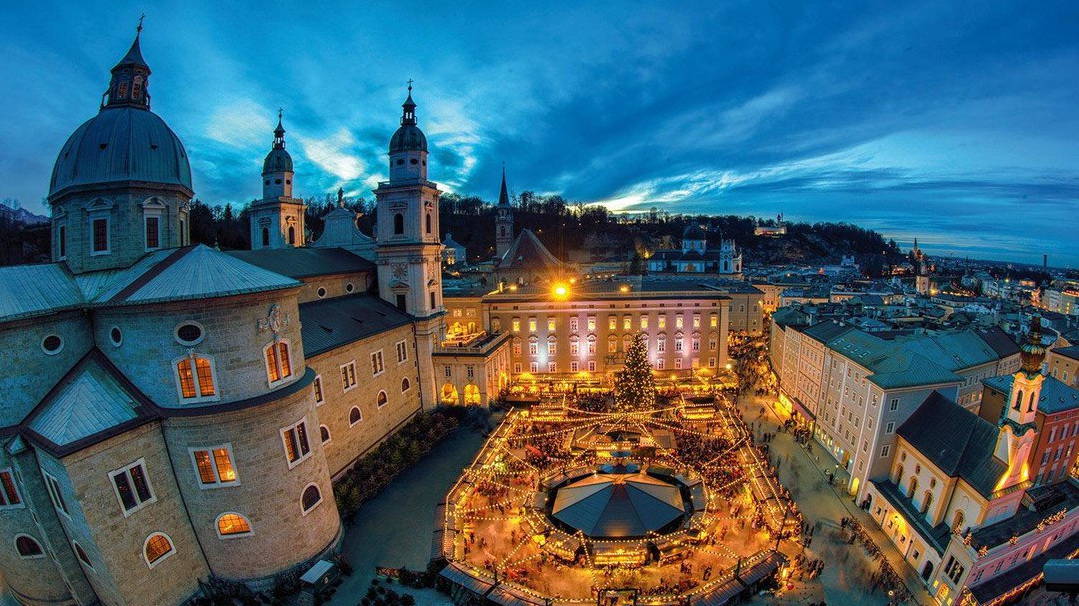 Julmarknad i Salzburg Domplatz