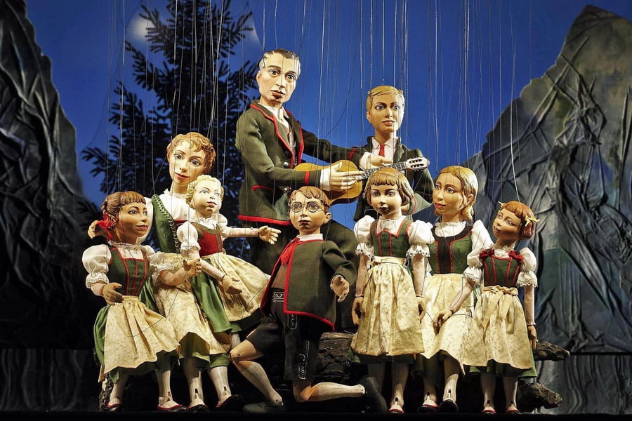 Sound of Music Dockteater i Salzburg Österrike