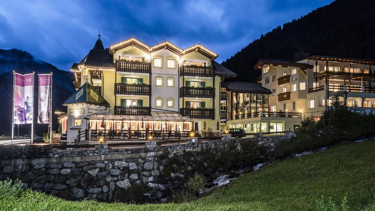Hotel Paradies Sulden/Solda kvällen. Hotell och boende i Italien